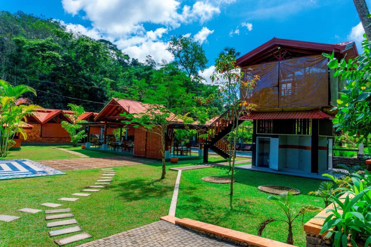 Hotel Uma Garden Kandegedara Matugama Esterno foto